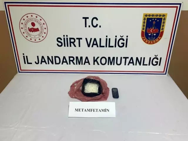 Siirt'te uyuşturucu ticareti yapan 1 kişi tutuklandı Siirt'te uyuşturucu ticareti yapan 1 kişi tutuklandı