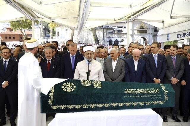Şule Yüksel Şenler son yolculuğuna uğurlandı