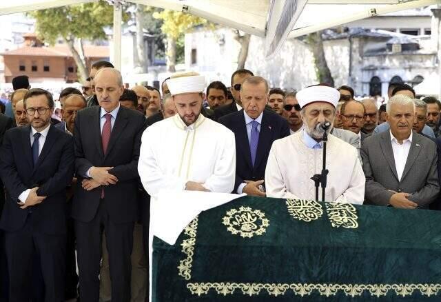 Şule Yüksel Şenler son yolculuğuna uğurlandı