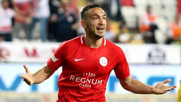 Yeni Malatyaspor Mevlüt Erdinç ile masada! Yeni Malatyaspor Mevlüt Erdinç ile masada!