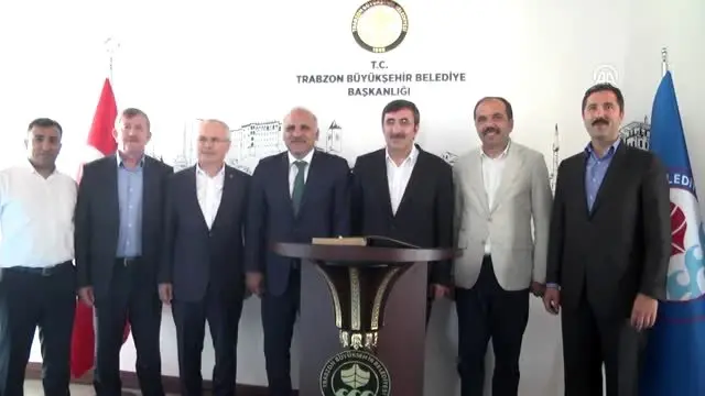'Yerel yönetimler yerel kalkınmanın da öncüsü olmak durumda' 'Yerel yönetimler yerel kalkınmanın da öncüsü olmak durumda'