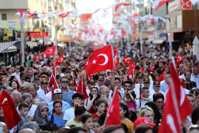 Bayraklı'da 30 Ağustos coşkusu