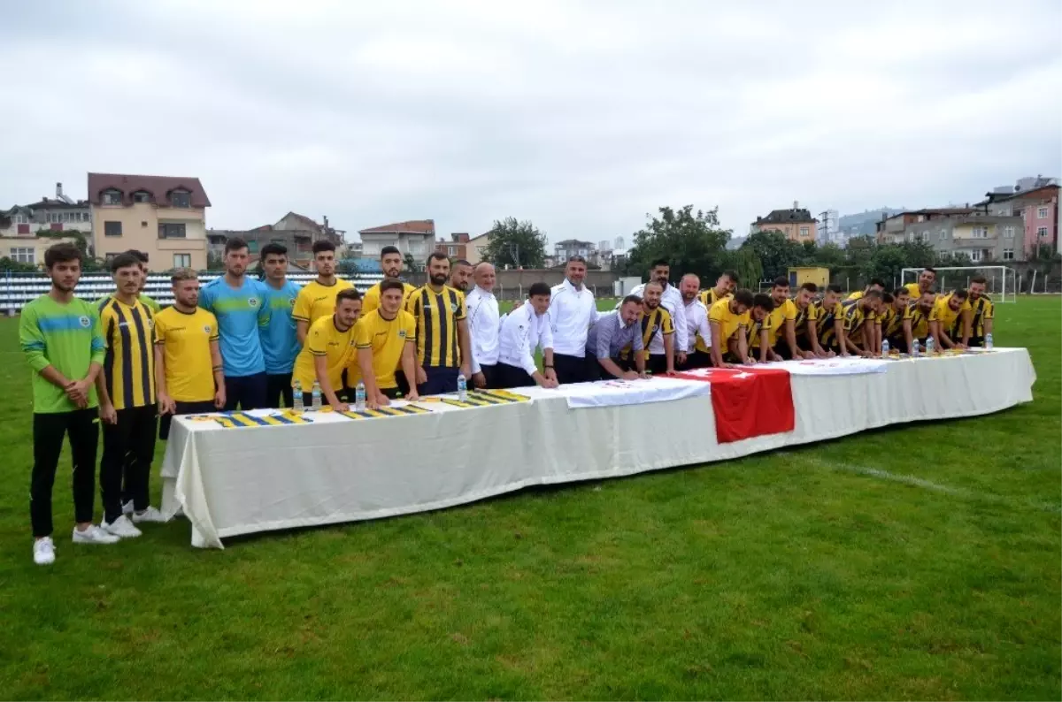 Fatsa Belediyespor'da imza şov