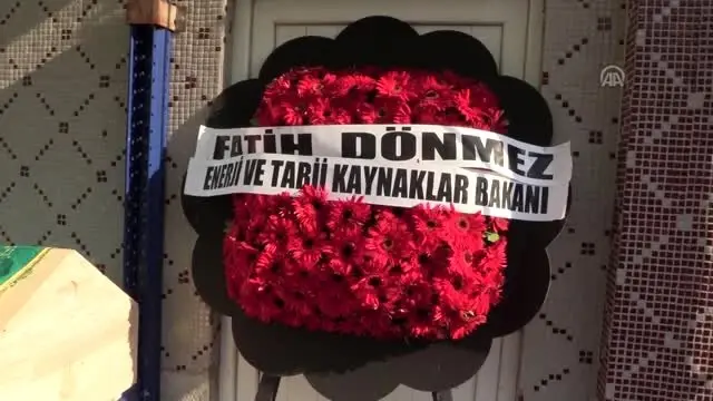 Göçükte hayatını kaybeden Ramazan Katırcı'nın cenazesi defnedildi Göçükte hayatını kaybeden Ramazan Katırcı'nın cenazesi defnedildi