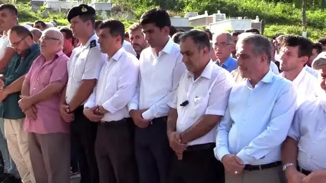 Göçükte hayatını kaybeden Ramazan Katırcı'nın cenazesi defnedildi Göçükte hayatını kaybeden Ramazan Katırcı'nın cenazesi defnedildi
