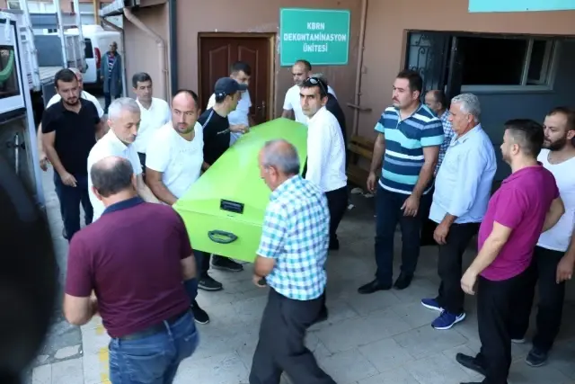 Göçükte ölen işçi üniversiteyi kazanan kızı için yeniden madene girmiş Göçükte ölen işçi üniversiteyi kazanan kızı için yeniden madene girmiş