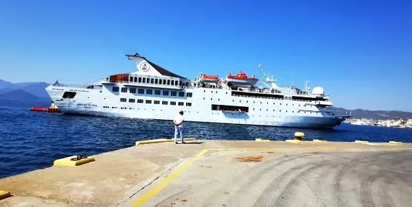 Lübnanlılar gemiyle marmaris'e geldi Lübnanlılar gemiyle marmaris'e geldi