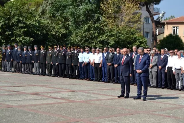 Manisa'nın ilçelerinde 'Zafer Bayramı' kutlamaları Manisa'nın ilçelerinde 'Zafer Bayramı' kutlamaları