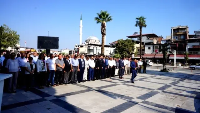 Manisa'nın ilçelerinde 'Zafer Bayramı' kutlamaları Manisa'nın ilçelerinde 'Zafer Bayramı' kutlamaları