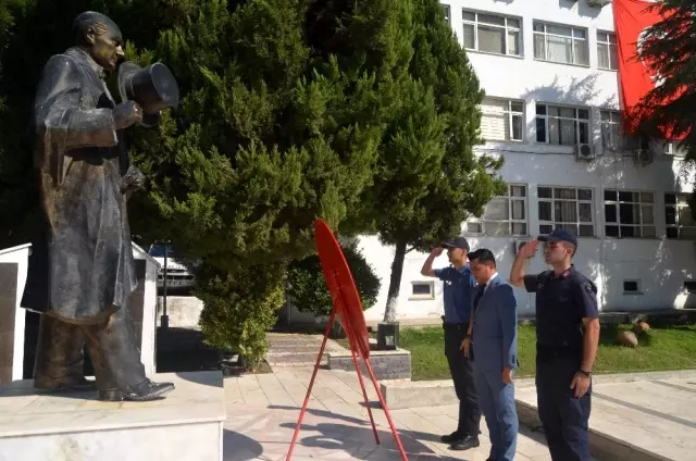 Manisa'nın ilçelerinde 'Zafer Bayramı' kutlamaları Manisa'nın ilçelerinde 'Zafer Bayramı' kutlamaları