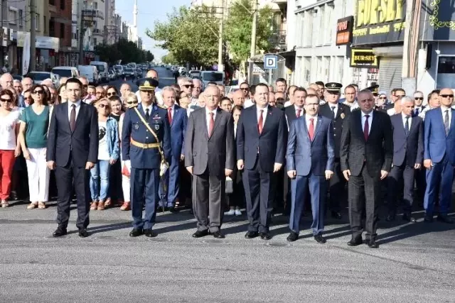 Manisa'nın ilçelerinde 'Zafer Bayramı' kutlamaları Manisa'nın ilçelerinde 'Zafer Bayramı' kutlamaları
