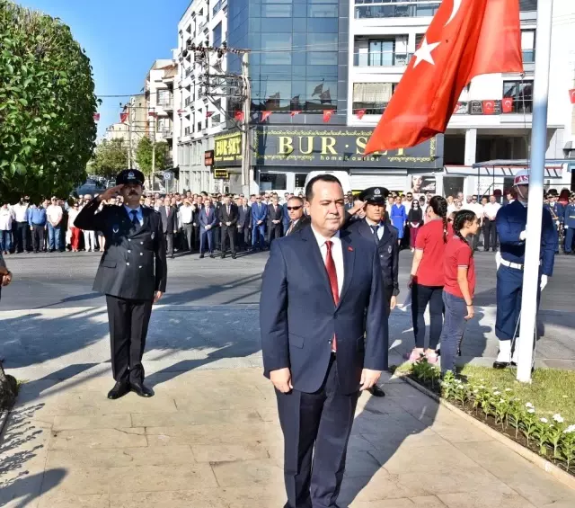 Manisa'nın ilçelerinde 'Zafer Bayramı' kutlamaları Manisa'nın ilçelerinde 'Zafer Bayramı' kutlamaları