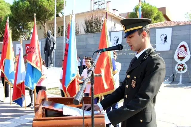 Manisa'nın ilçelerinde 'Zafer Bayramı' kutlamaları Manisa'nın ilçelerinde 'Zafer Bayramı' kutlamaları