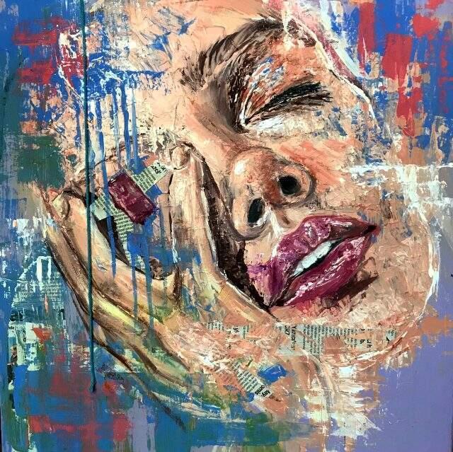 Ressam Demirci, kadın çizimleriyle dikkatleri üzerine topluyor