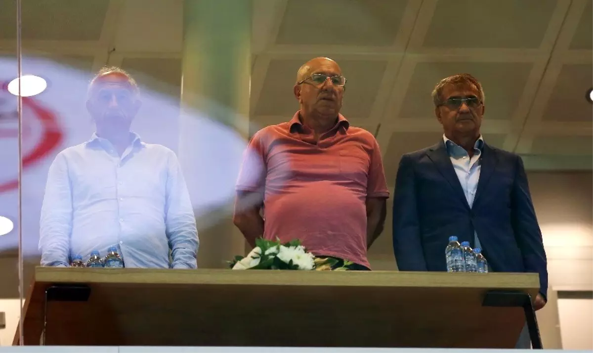 Şenol Güneş Kasımpaşa'da tribünde