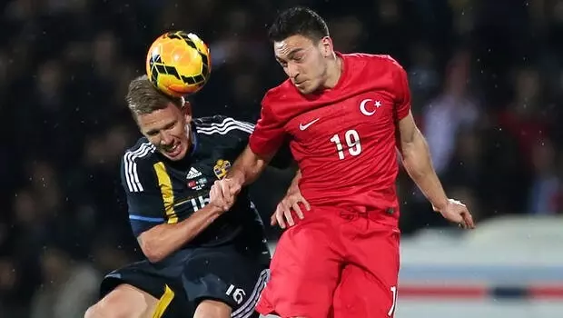 Son Dakika: Galatasaray'a yazılan Mevlüt Erdinç Fenerbahçe ile anlaştı Son Dakika: Galatasaray'a yazılan Mevlüt Erdinç Fenerbahçe ile anlaştı