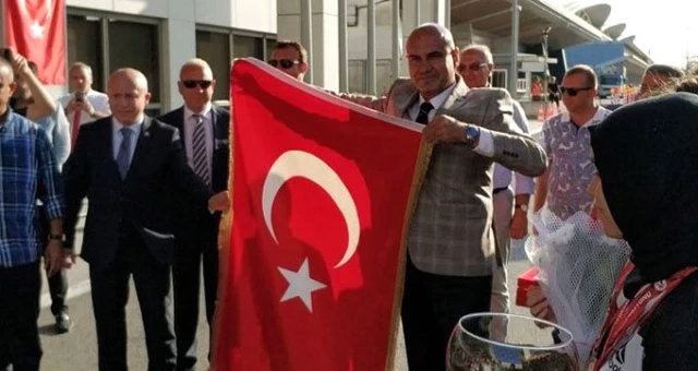 Ergenekon davasında beraat eden Dr. Turhan Çömez, 12 yıl sonra Türkiye'ye döndü