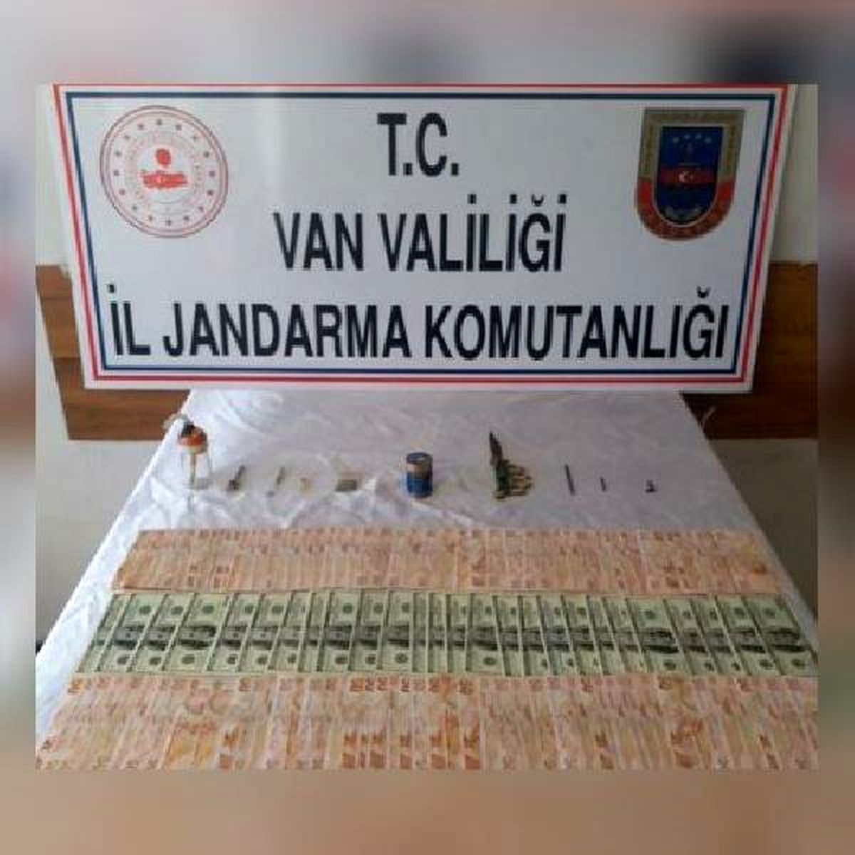 Van'da sahte dolar, kırmızı civa ve uyuşturucu ele geçirildi