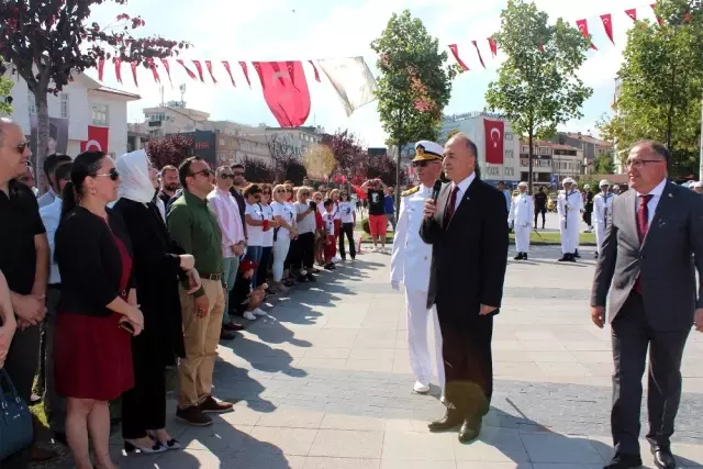 Yalova'da Zafer Bayramı coşkuyla kutlandı Yalova'da Zafer Bayramı coşkuyla kutlandı