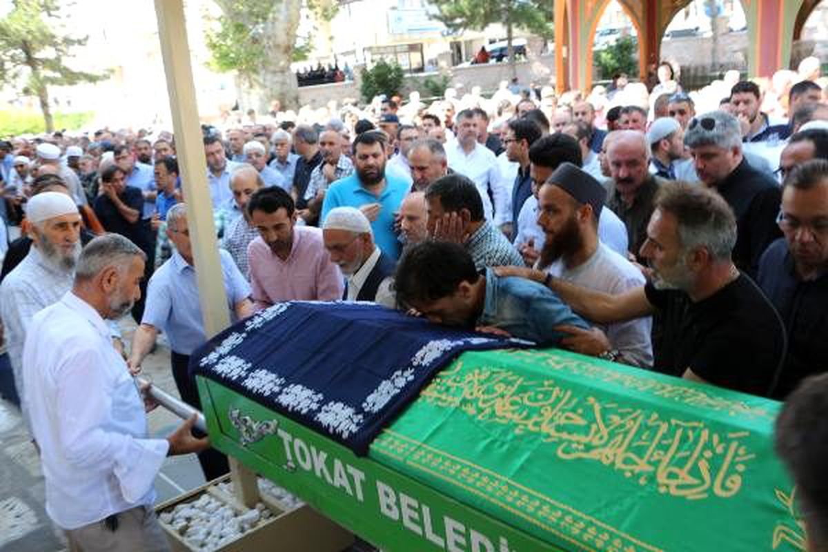 Annesi toprağa verildi, berfin'in yaşam savaşı sürüyor