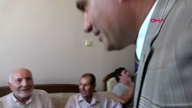 Turhan Çömez, 12 yıl sonra baba ocağında Turhan Çömez, 12 yıl sonra baba ocağında