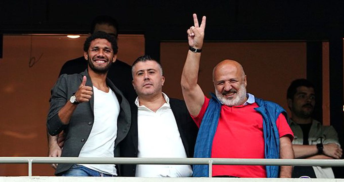 Beşiktaş'ın yeni transferi Mohamed Elneny, maçı locadan izledi!