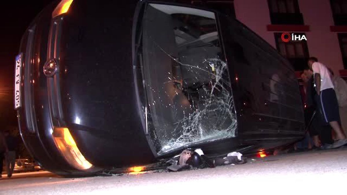 Erzincan�da 3 araçlı trafik kazası 7 yaralı Haberler