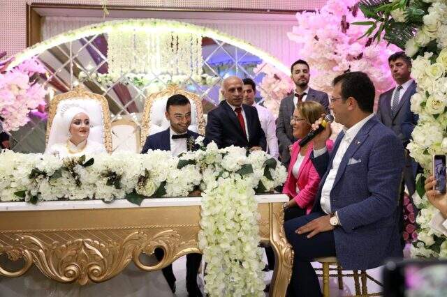 İmamoğlu'na Batman düğününde horon sürprizi