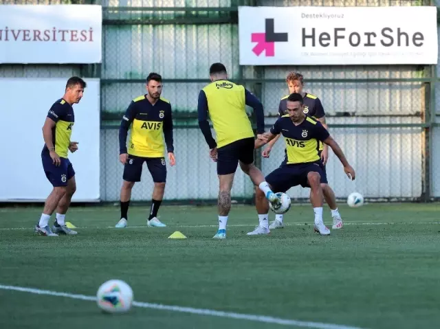 Mevlüt Erdinç, Fenerbahçe ile ilk antrenmanına çıktı Mevlüt Erdinç, Fenerbahçe ile ilk antrenmanına çıktı