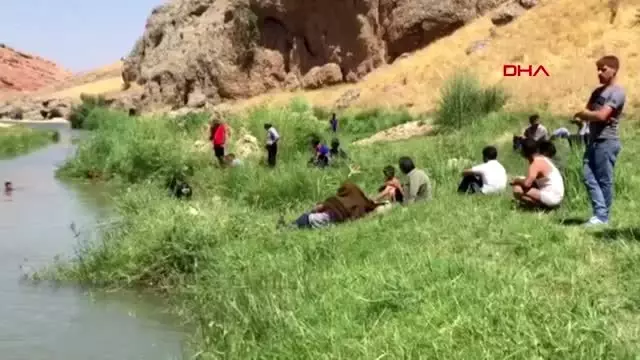 Siirt derede kaybolan çocuk, ölü bulundu Siirt derede kaybolan çocuk, ölü bulundu