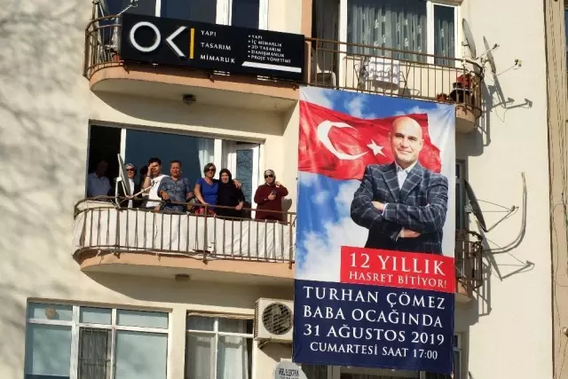 Turhan Çömez 12 yıl sonra baba ocağı Bandırma'da Turhan Çömez 12 yıl sonra baba ocağı Bandırma'da
