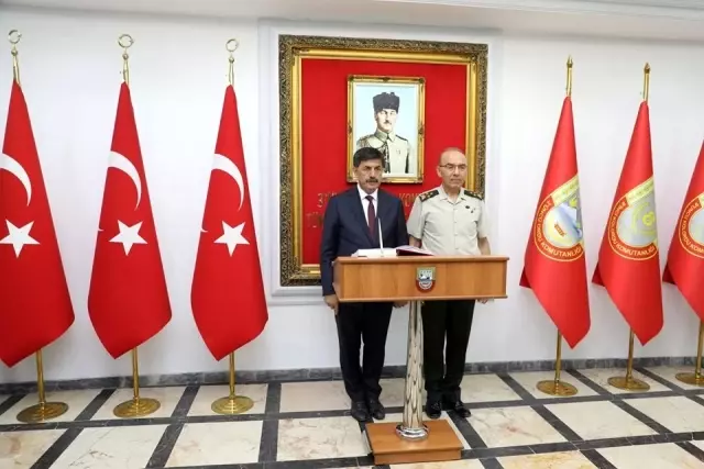 Vali Arslantaş ve Başkan Aksun'dan Öngay'a hayırlı olsun ziyareti Vali Arslantaş ve Başkan Aksun'dan Öngay'a hayırlı olsun ziyareti