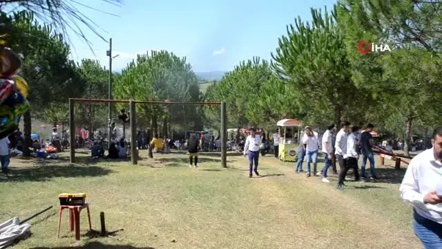 Bafra'da 9. Karadede Panayırı'nda Güllü rüzgarı esti Bafra'da 9. Karadede Panayırı'nda Güllü rüzgarı esti