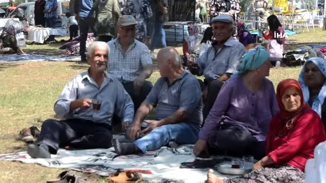 Bafra'da 9. Karadede Panayırı'nda Güllü rüzgarı esti Bafra'da 9. Karadede Panayırı'nda Güllü rüzgarı esti