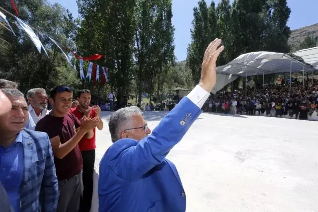 Başkan Büyükkılıç Dadaloğlu Şenliklerinde Başkan Büyükkılıç Dadaloğlu Şenliklerinde