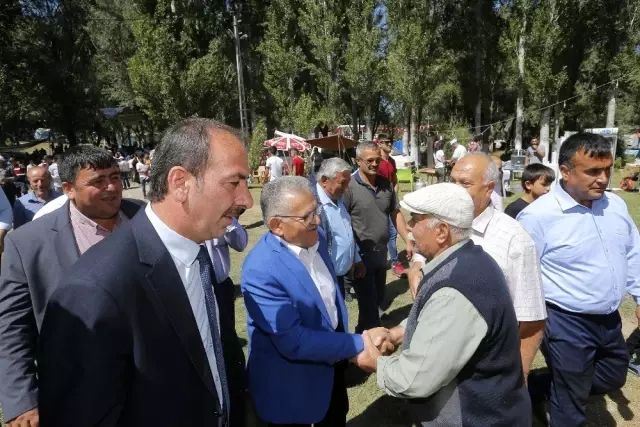 Başkan Büyükkılıç Dadaloğlu Şenliklerinde Başkan Büyükkılıç Dadaloğlu Şenliklerinde