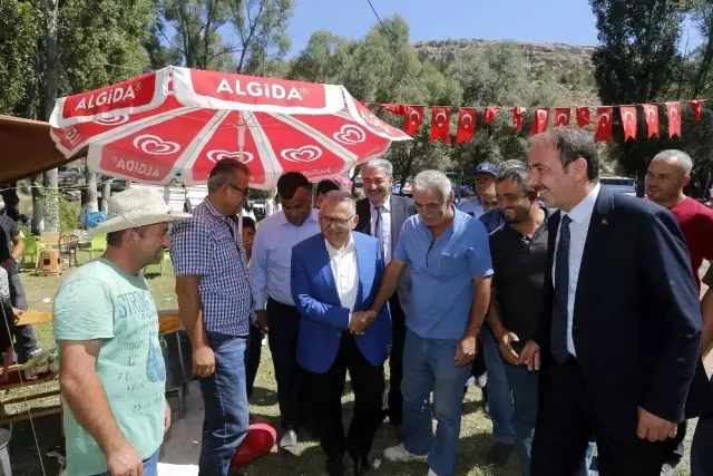Başkan Büyükkılıç Dadaloğlu Şenliklerinde Başkan Büyükkılıç Dadaloğlu Şenliklerinde
