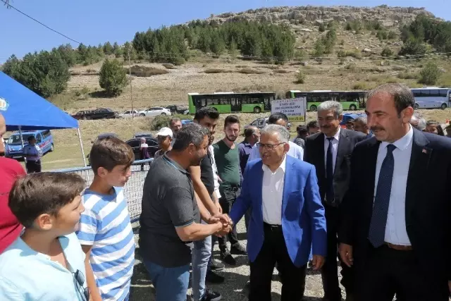 Başkan Büyükkılıç Dadaloğlu Şenliklerinde Başkan Büyükkılıç Dadaloğlu Şenliklerinde