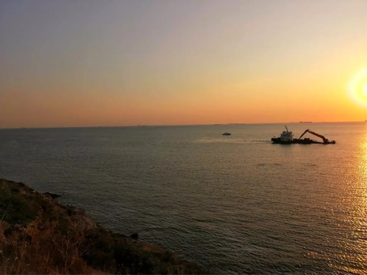 Bozcaada açıklarında gemi su almaya başladı - Haberler