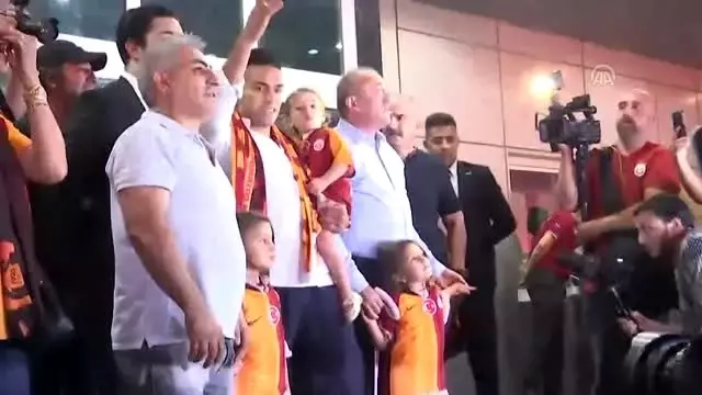 Falcao, İstanbul'a geldi (2) Falcao, İstanbul'a geldi (2)