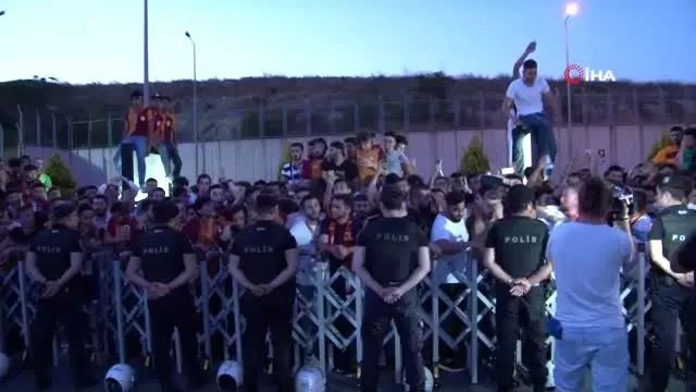 Falcao İstanbul'a geldi (Ek görüntü) Falcao İstanbul'a geldi (Ek görüntü)