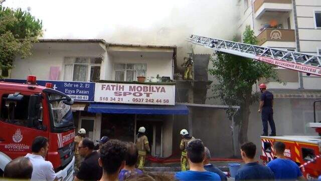 İstanbul Maltepe'de korkutan yangın!