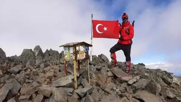Kaçkar dağları'nda kayıp 2 dağcı bulundu Kaçkar dağları'nda kayıp 2 dağcı bulundu