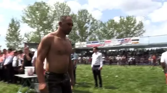 Sırtı yere gelmeyen başpehlivan Ali Gürbüz'ün hedefi '4'te 4' Sırtı yere gelmeyen başpehlivan Ali Gürbüz'ün hedefi '4'te 4'