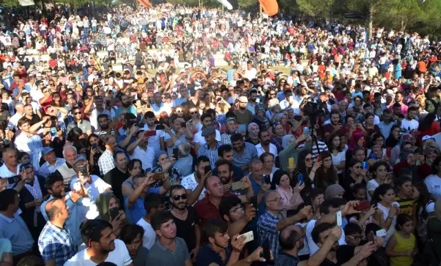Tarihi karadede panayırında Güllü rüzgarı esti Tarihi karadede panayırında Güllü rüzgarı esti