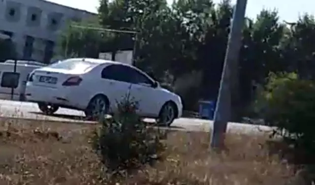 Ters yönde giden sürücü kazaya davetiye çıkardı Ters yönde giden sürücü kazaya davetiye çıkardı