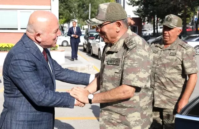 3. Ordu Komutanı Öngay Paşa'dan Başkan Sekmen'e ziyaret 3. Ordu Komutanı Öngay Paşa'dan Başkan Sekmen'e ziyaret
