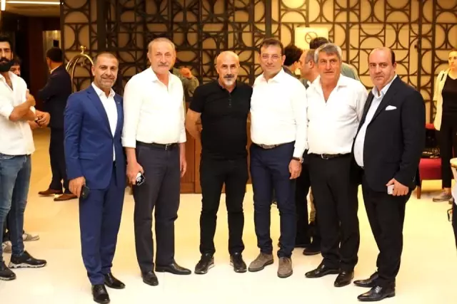 Başkan Atabay ve İmamoğlu Batman'da nikaha katıldı Başkan Atabay ve İmamoğlu Batman'da nikaha katıldı