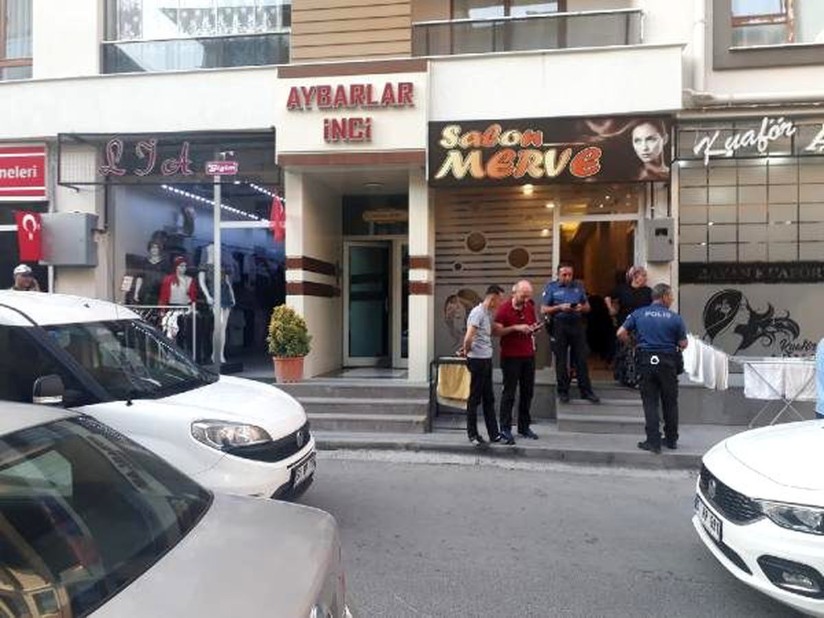 Boşanma aşamasındaki kocası tarafından öldürüldü