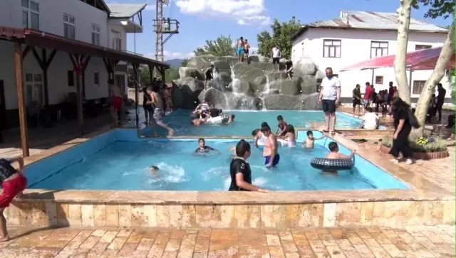 Çocuklara verdiği sözü tuttu, havuz yaptırdı Çocuklara verdiği sözü tuttu, havuz yaptırdı